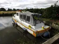 Darbiniai laivai parduodamas