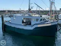Ilgas žvejybos laivas parduodamas