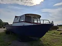 Darbiniai laivai parduodamas