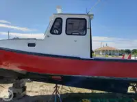 Žuvies perdirbimo laivas parduodamas