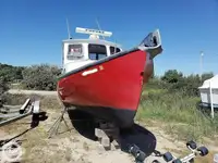 Žuvies perdirbimo laivas parduodamas