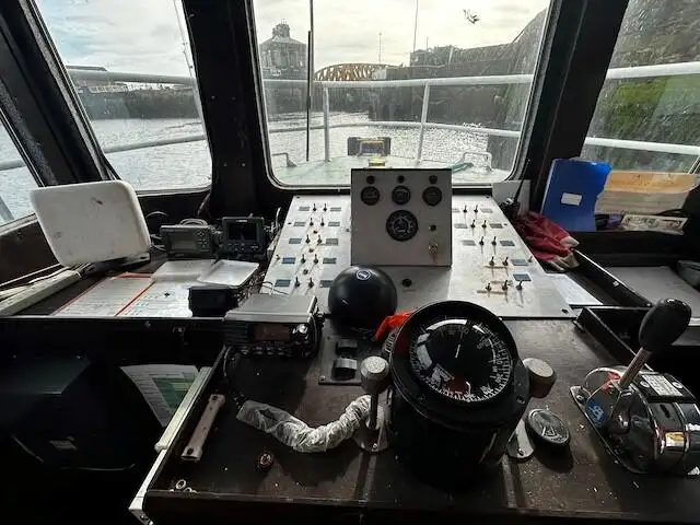 Darbiniai laivai parduodamas