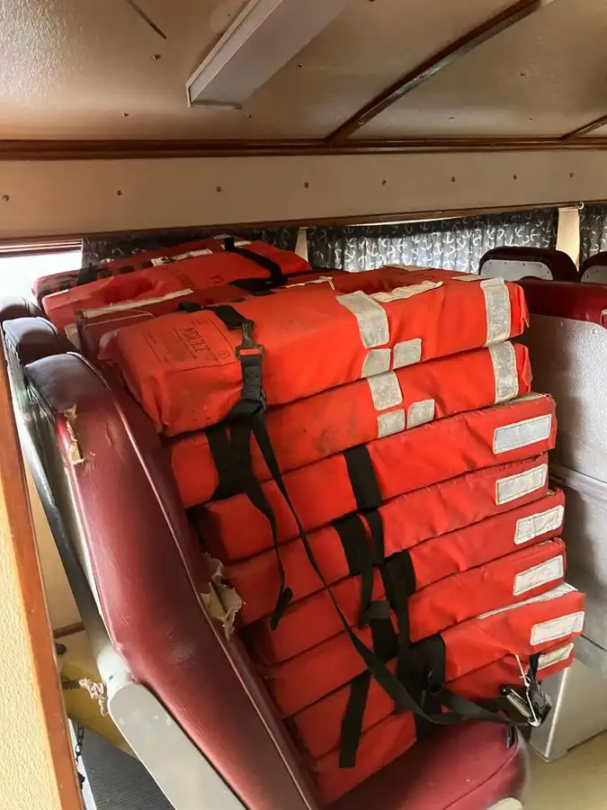 Įgulos laivas parduodamas