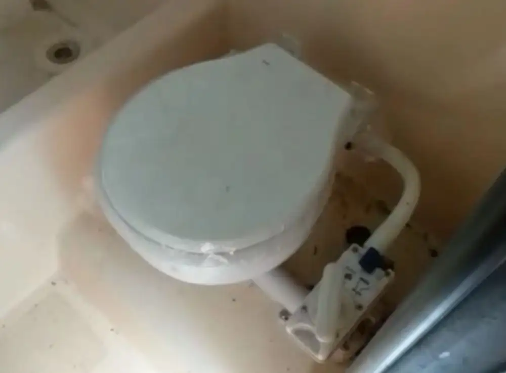 Įgulos laivas parduodamas