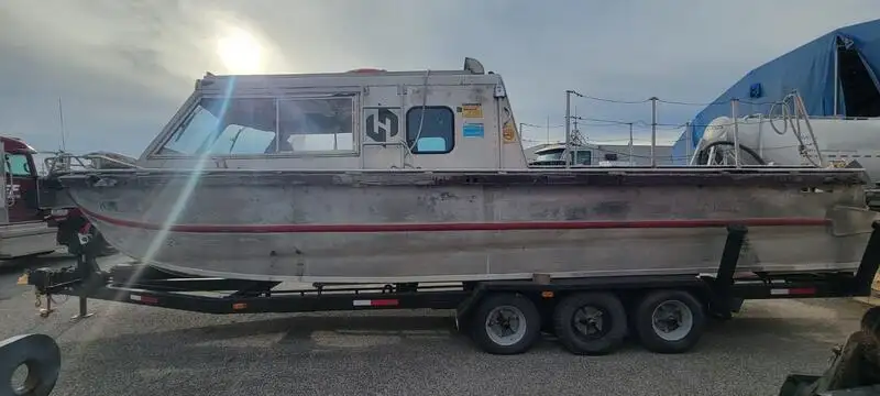 Darbiniai laivai parduodamas