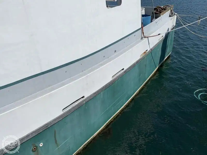 Ilgas žvejybos laivas parduodamas