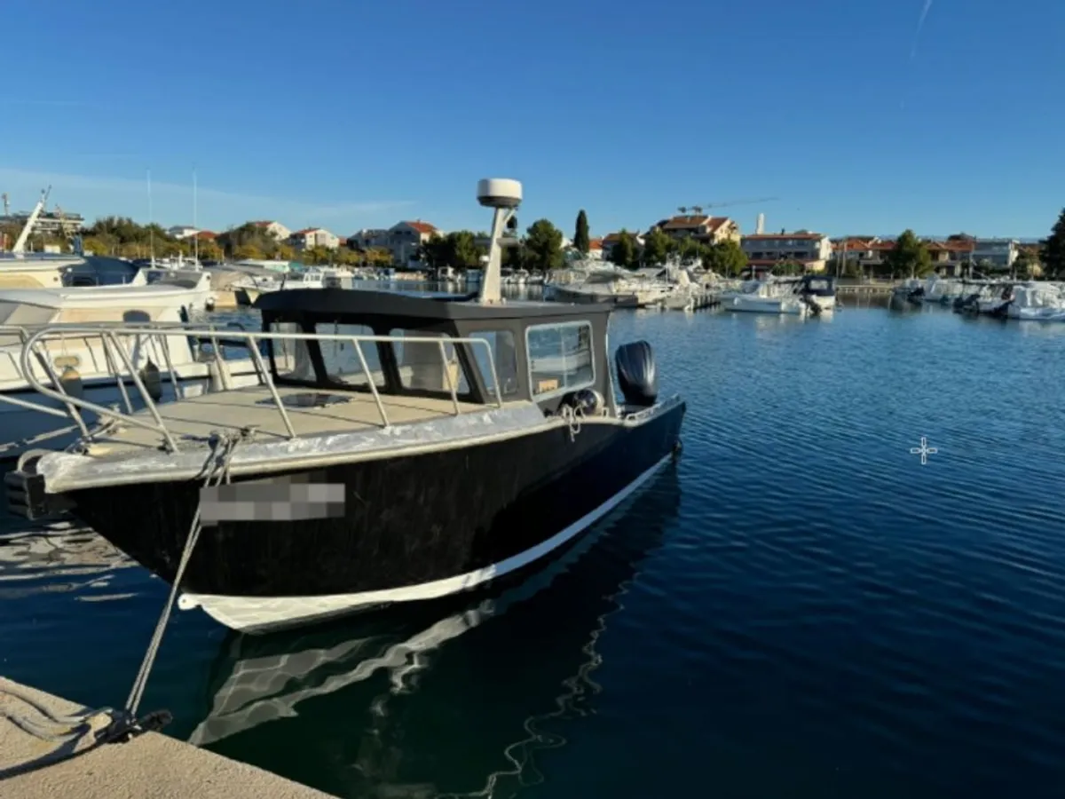Darbiniai laivai parduodamas