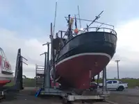 Ilgas žvejybos laivas parduodamas