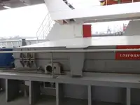Kontainerių laivas parduodamas