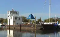 Nusileidimo laivas, bakas Parduodama