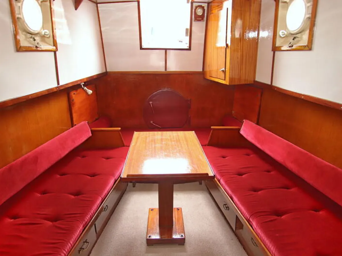 Loto laivas parduodamas