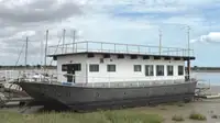 Apgyvendinimo barža parduodamas