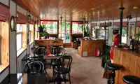 Plūduriuojantis viešbutis parduodamas