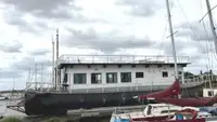 Apgyvendinimo barža parduodamas