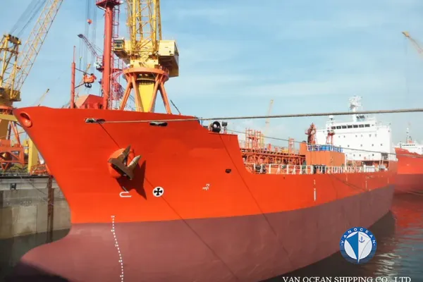 Oil/Chemical tanker for sale