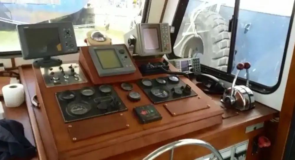 Įgulos laivas parduodamas