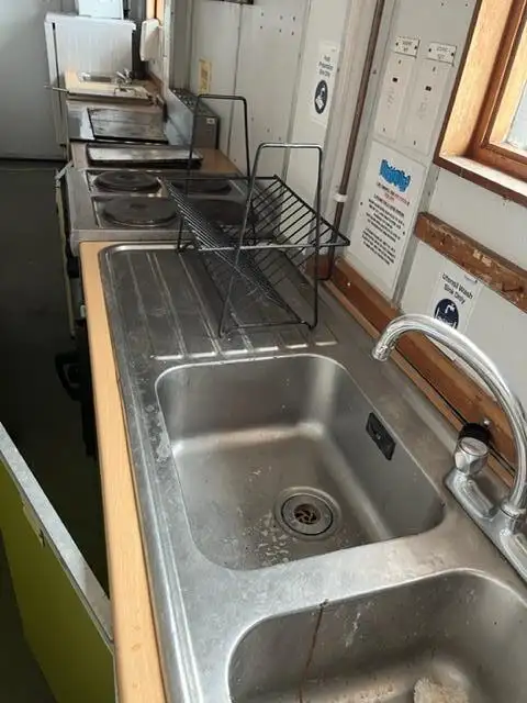 Apgyvendinimo barža parduodamas