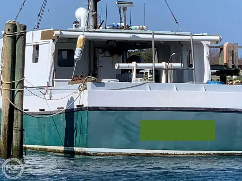 Ilgas žvejybos laivas parduodamas