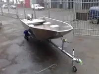 Darbiniai laivai parduodamas
