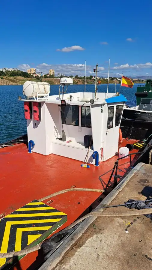 Darbiniai laivai parduodamas
