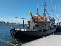 Ilgas žvejybos laivas parduodamas