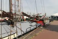 Plūduriuojantis viešbutis parduodamas