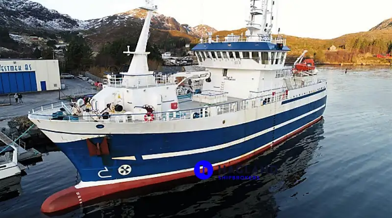 Ilgas žvejybos laivas parduodamas