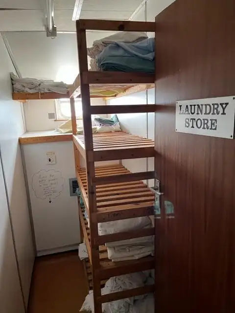 Apgyvendinimo barža parduodamas