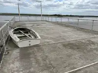 Apgyvendinimo barža parduodamas