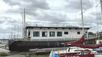Apgyvendinimo barža parduodamas