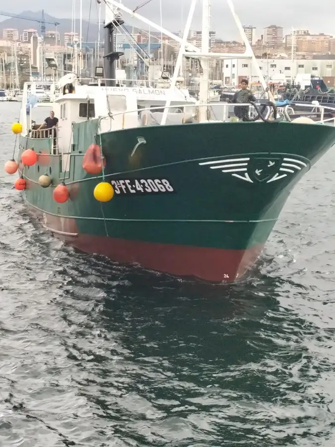 Žvejybos traleris Parduodama