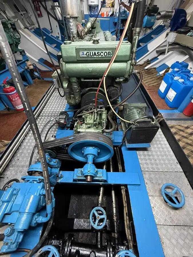 Žvejybos traleris Parduodama