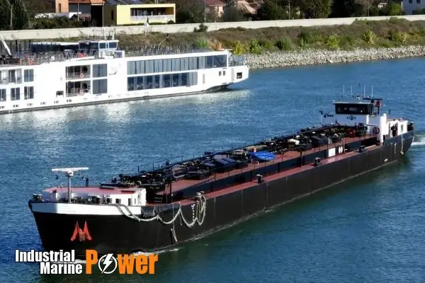 Naftos tanklaivis, chemikalų tanklaivis Parduodama